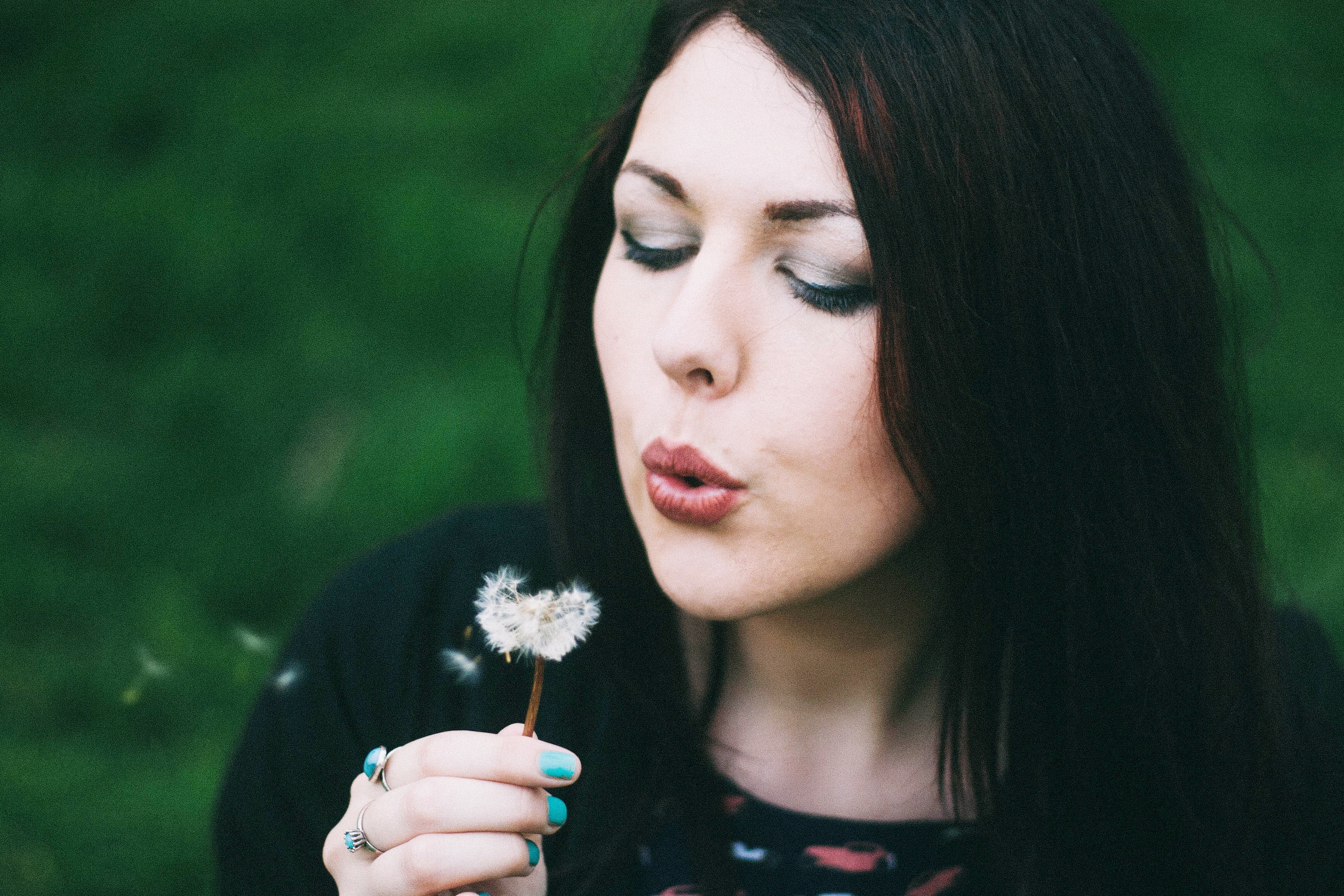 Eat, Breathe, Smile: Manage Your Allergies with Smart Food Choices